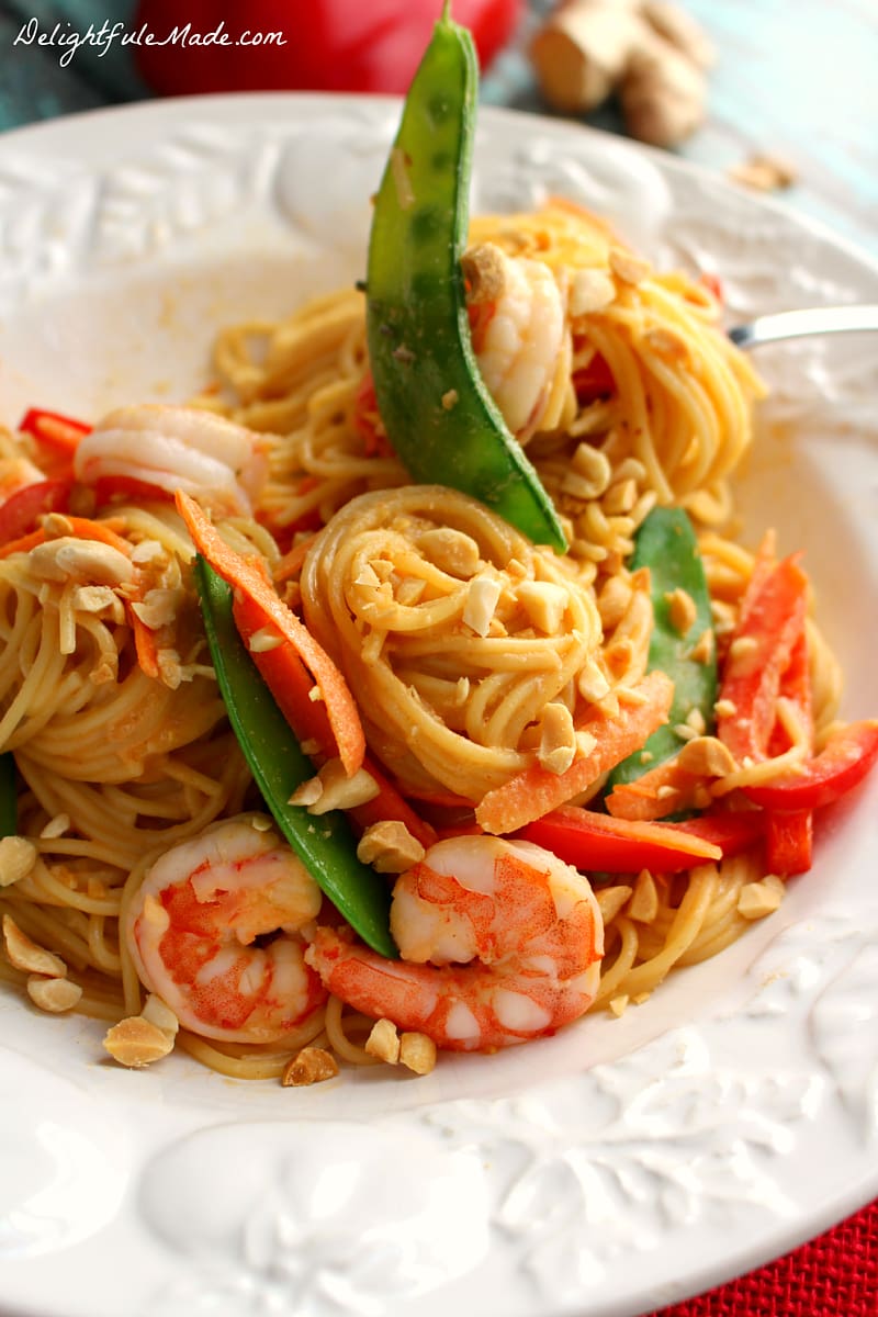Pasta Thai cuisine Chinese noodles Peanut sauce, shrimps transparent background PNG clipart