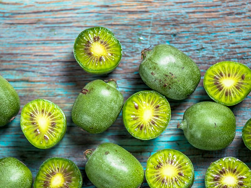 Hardy kiwi Actinidia deliciosa Avocado Berry Fruit, kiwi transparent background PNG clipart