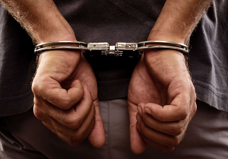 Arrest warrant Police officer Handcuffs, handcuffs transparent background PNG clipart